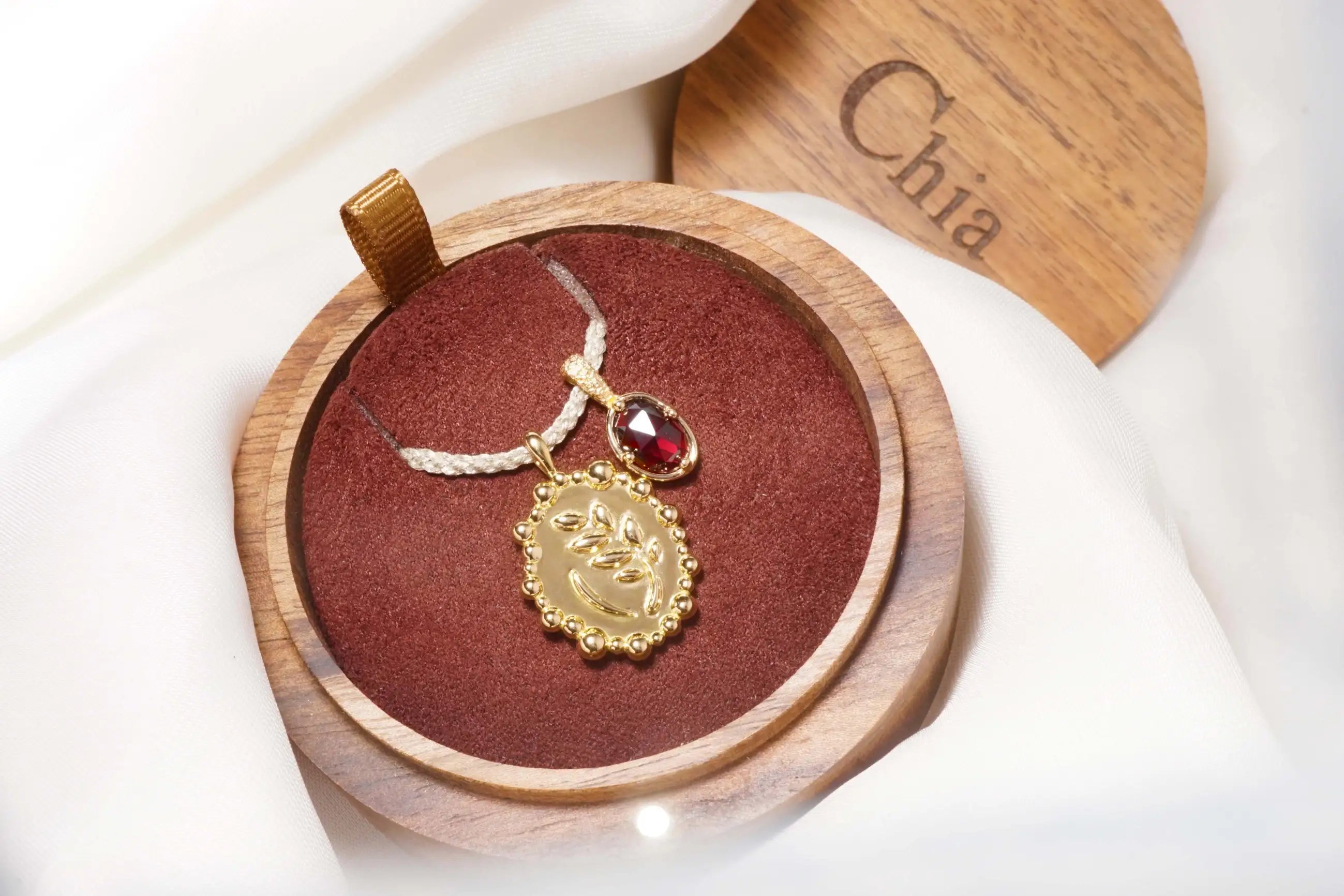Chia Jewelry Personalized Baby Gold Necklaces gift with garnet birthstone.