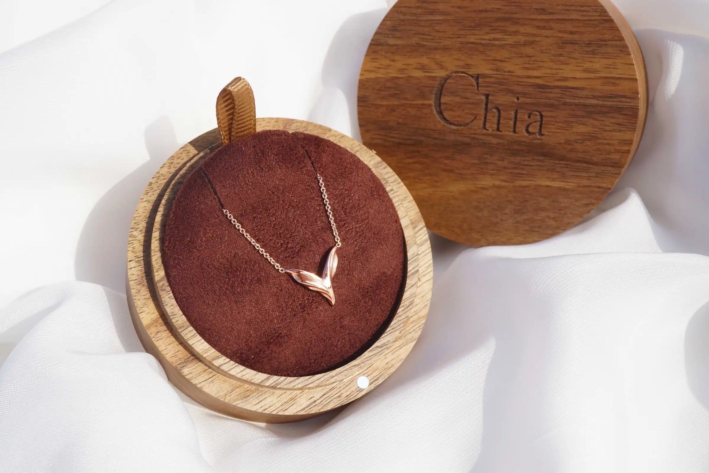 Chia Jewelry: Introduce Custom Jewelry and bespoke wedding rings