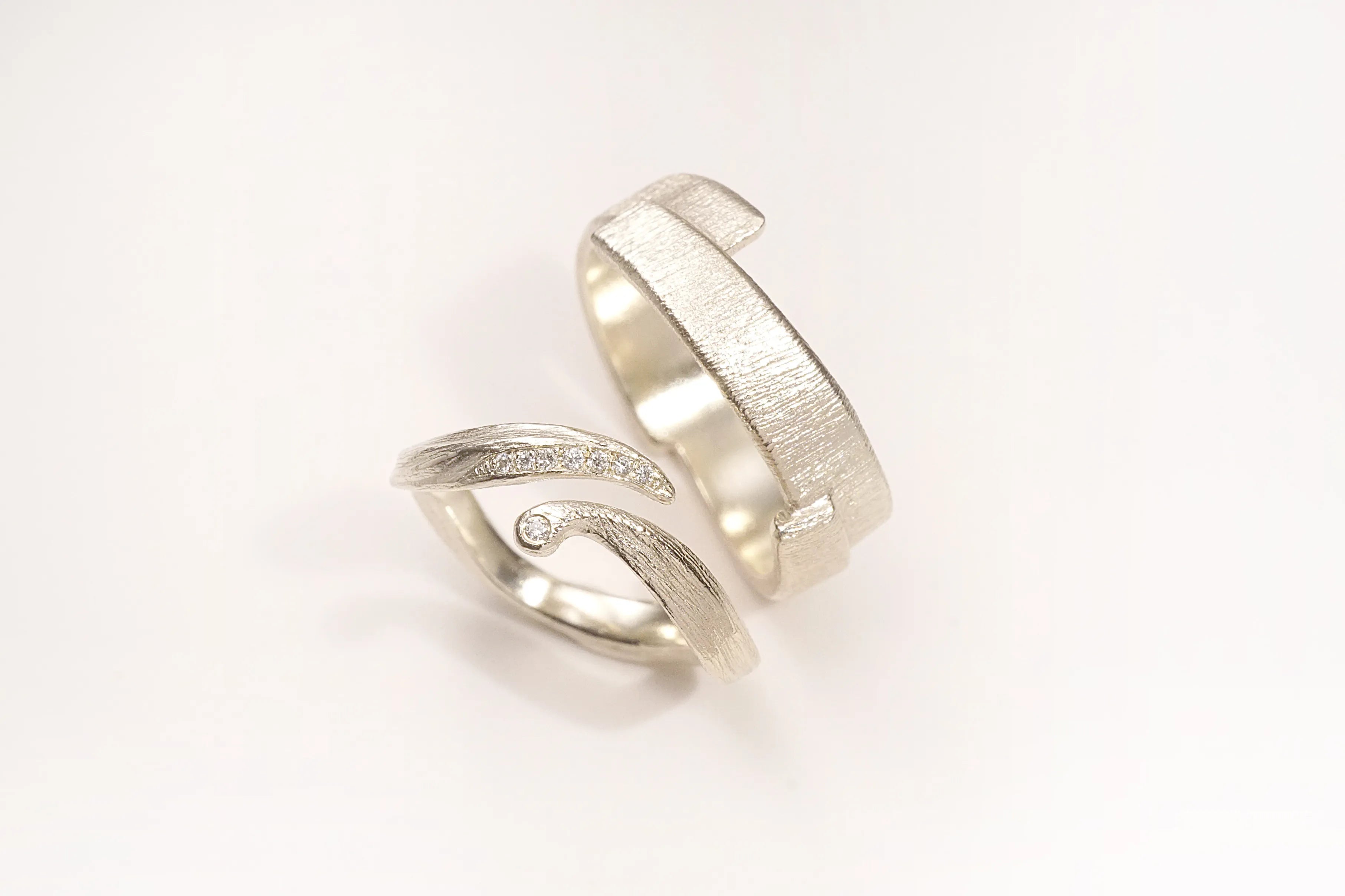 Chia Jewelry custom wedding rings winds and rain