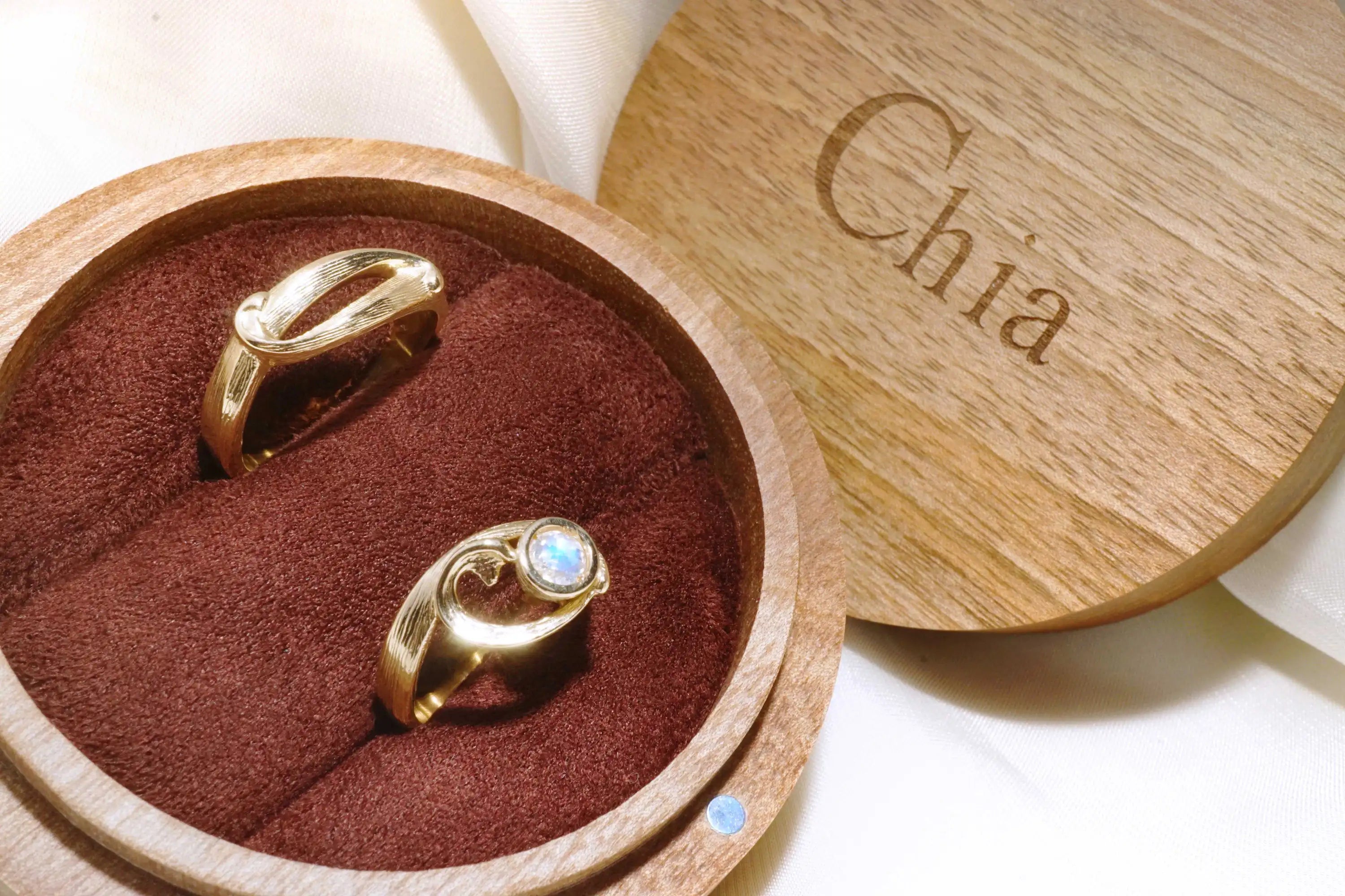 Chia Jewelry bohemian moonstone custom yellow gold wedding ring design. Review and recommendation.