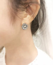 Daisy Silver Stud Earrings
